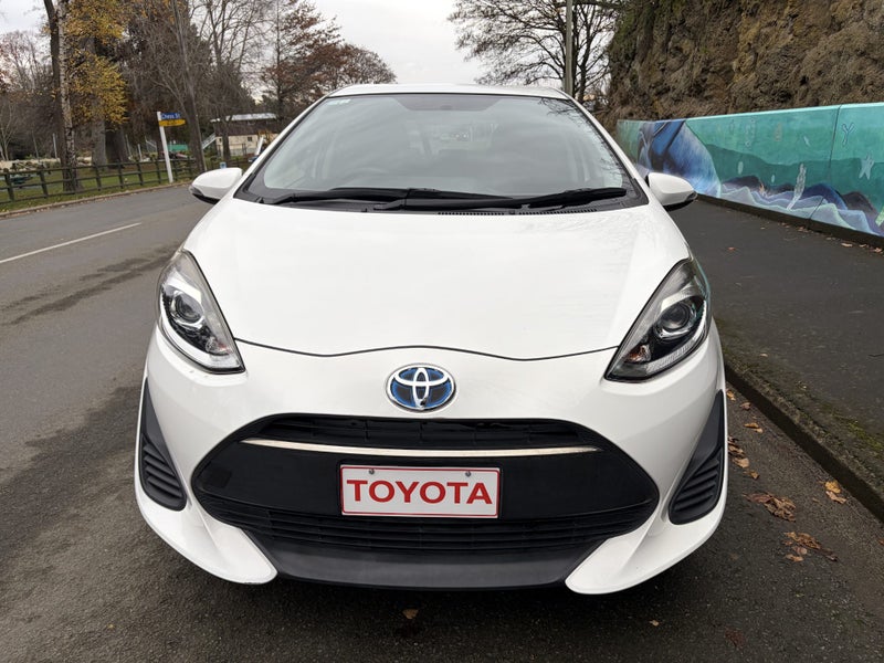 2019 Toyota Aqua image 2
