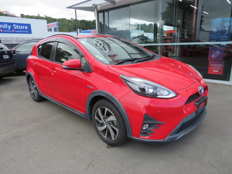 2019 Toyota Aqua Hybrid image 2