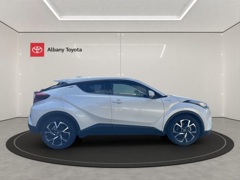 2019 Toyota C-HR 1.8 5 Door Hybrid Hatch image 2