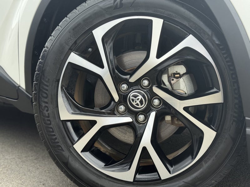 2019 Toyota C-HR 1.8 Hybrid G 5 Dr SUV CVT FWD image 3