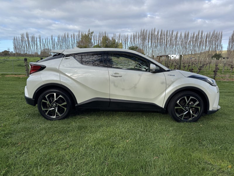 2019 Toyota C-HR 1.8 Hybrid G 5 Dr SUV CVT FWD image 2