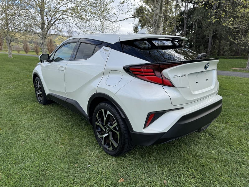 2019 Toyota C-HR 1.8 Hybrid G 5 Dr SUV CVT FWD image 5