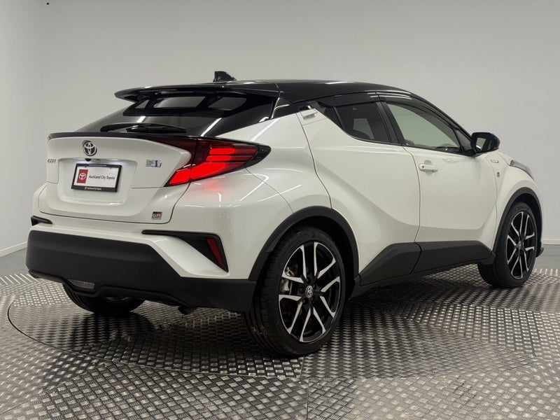 2019 Toyota C-HR 1.8 Hybrid GR Sport image 3