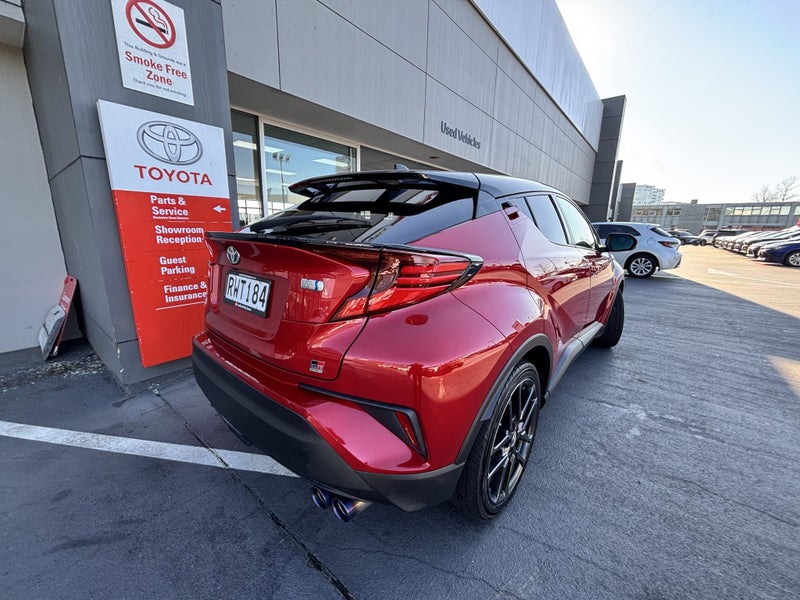 2019 Toyota C-HR 1.8 Hybrid GR Sport image 3
