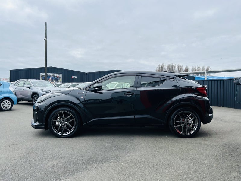 2019 Toyota C-HR 1.8 Hybrid GR Sport Automatic SUV image 5