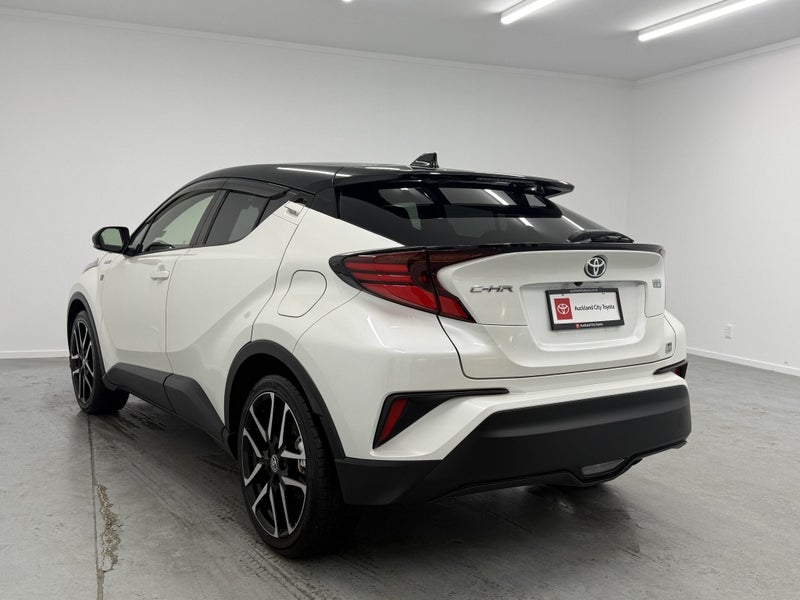 2019 Toyota C-HR 1.8 Hybrid GR Sport SUV image 2