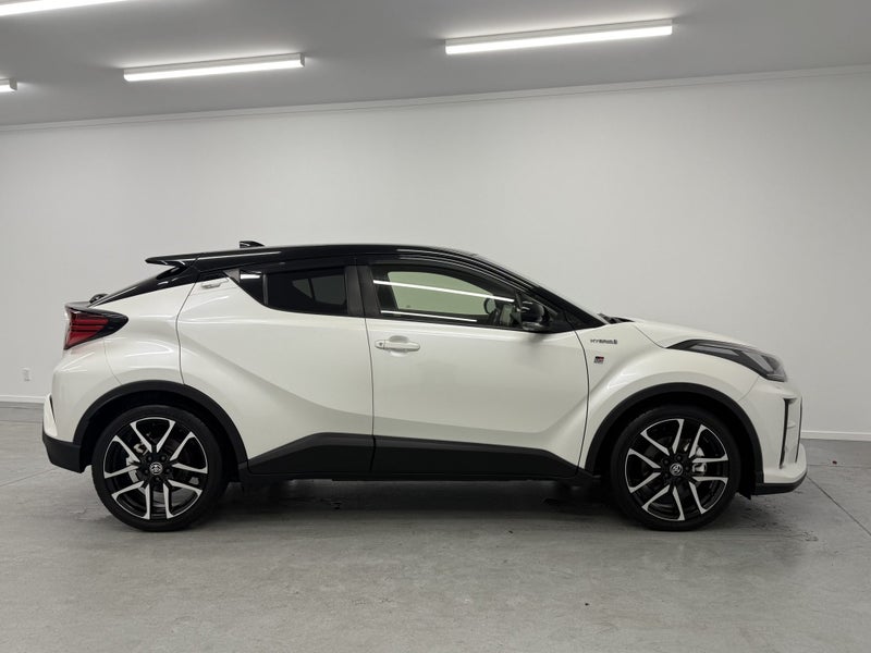 2019 Toyota C-HR 1.8 Hybrid GR Sport SUV image 3