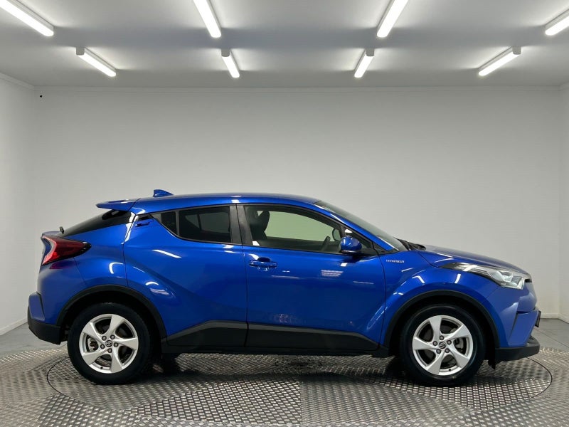 2019 Toyota C-HR 1.8 Hybrid S LED Package image 2