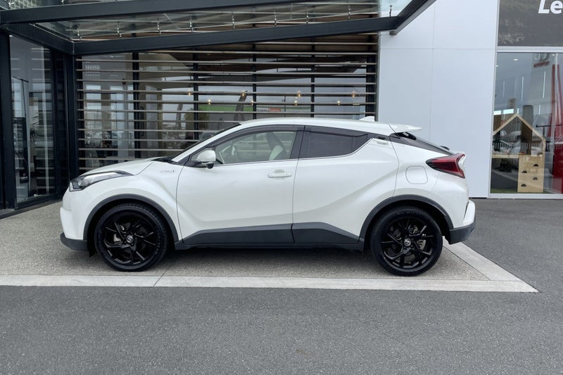 2019 Toyota C-HR 1.8 Petrol Hybrid G FWD SUV image 3