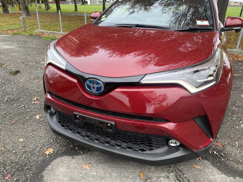 2019 Toyota C-HR 1.8L Hybrid FWD image 4