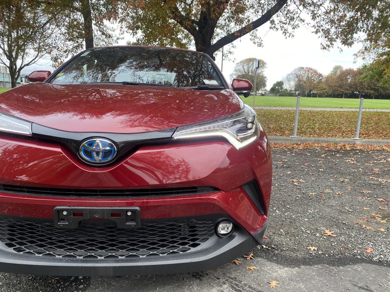 2019 Toyota C-HR 1.8L Hybrid FWD image 5