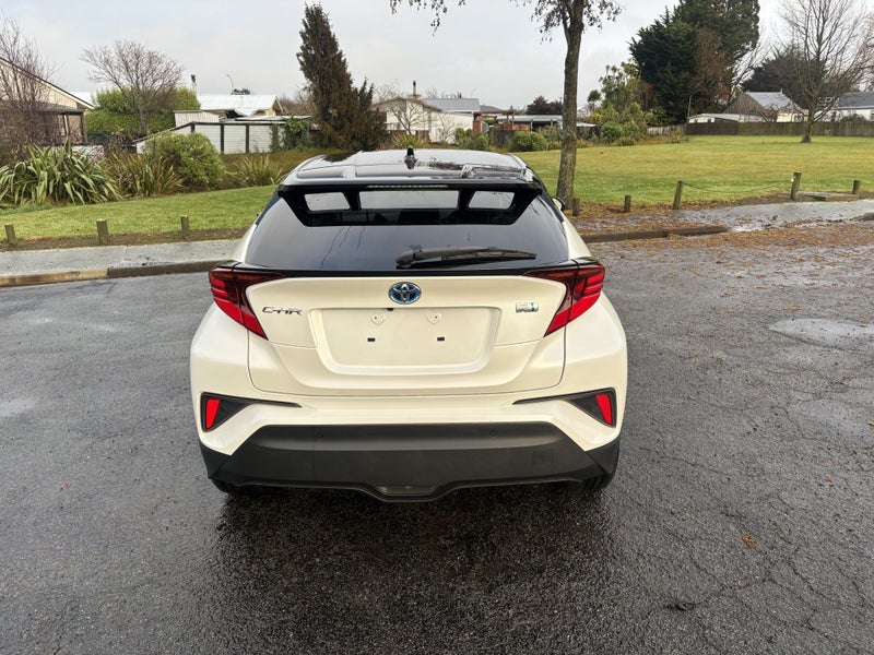 2019 Toyota C-HR 1.8L Hybrid G 5 Dr SUV CVT FWD image 4