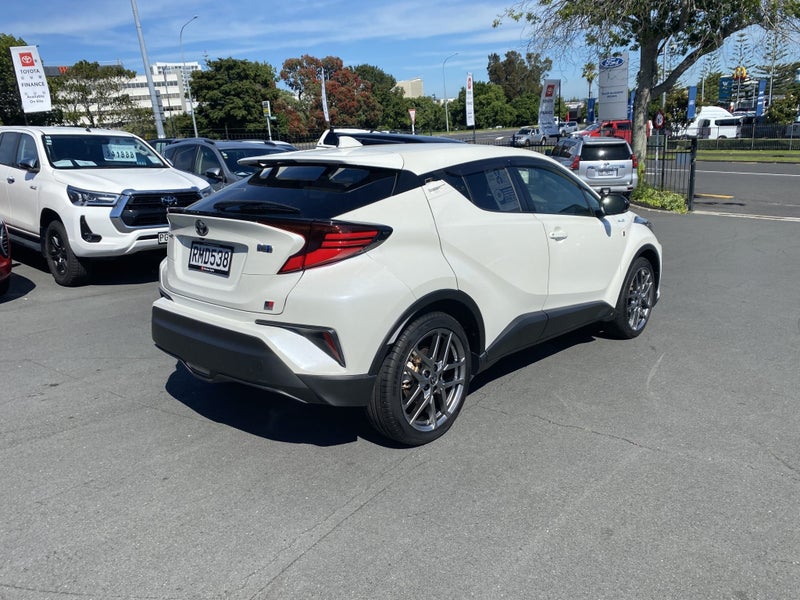 2019 Toyota C-HR 1.8P Hybrid GR Sport image 2
