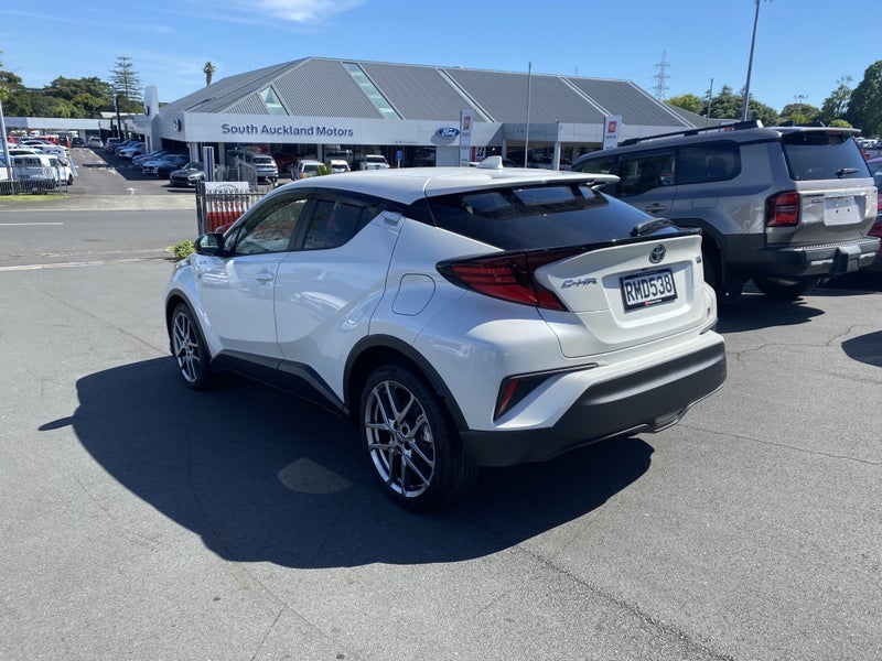 2019 Toyota C-HR 1.8P Hybrid GR Sport image 5