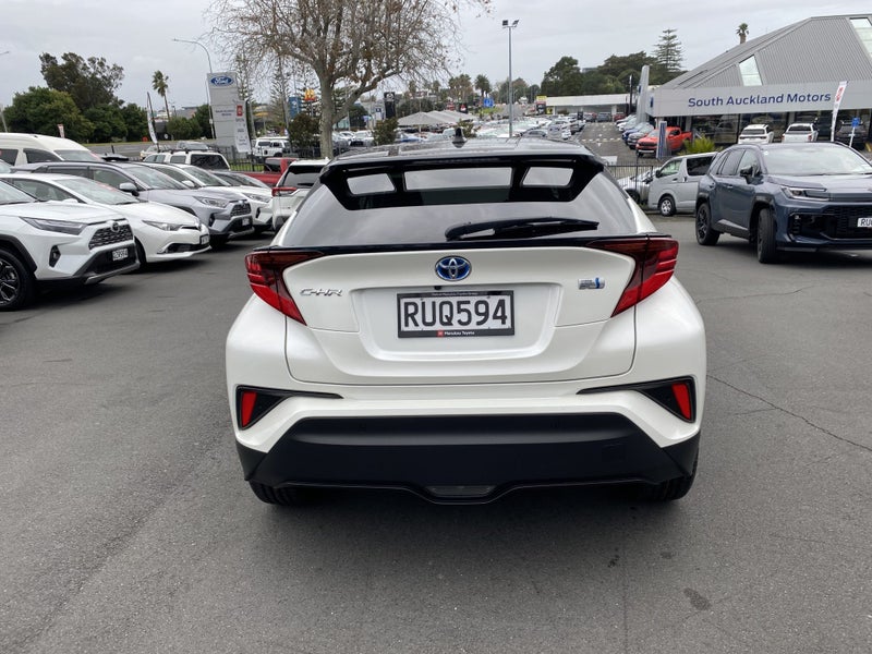 2019 Toyota C-HR G 1.8P Hybrid SUV image 3