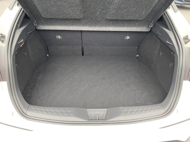 2019 Toyota C-HR G 1.8P Hybrid SUV image 4