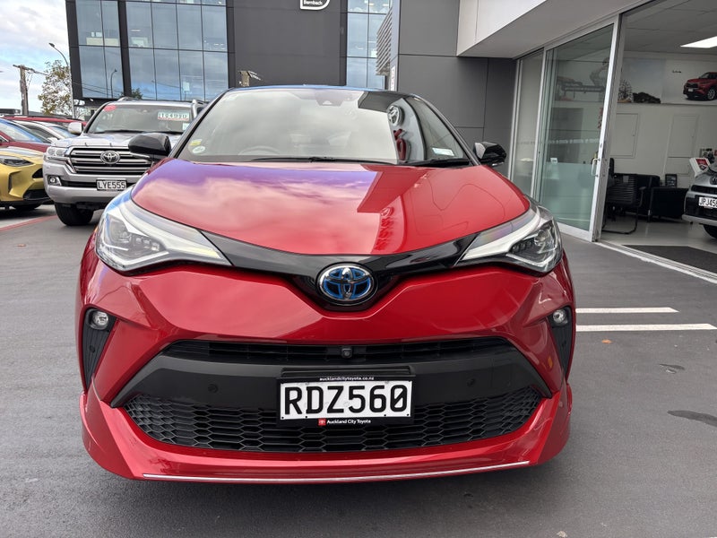 2019 Toyota C-HR G LIMITED HYBRID image 4