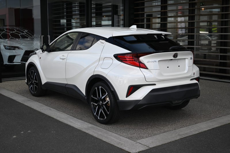 2019 Toyota C-HR GR Sport 1.8 Hybrid FWD SUV image 4