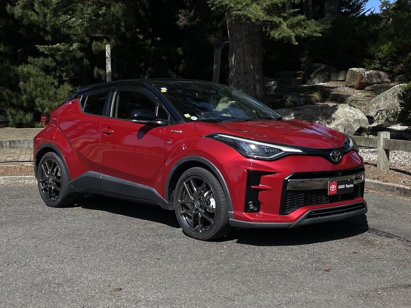 2019 Toyota C-HR GR Sport Hybrid image 1