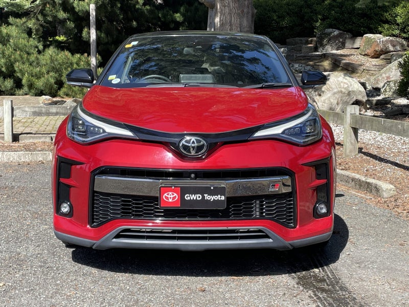 2019 Toyota C-HR GR Sport Hybrid image 2