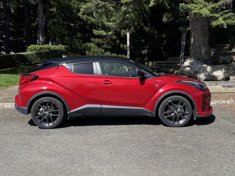 2019 Toyota C-HR GR Sport Hybrid image 3