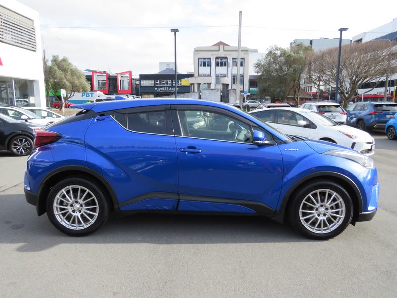 2019 Toyota C-HR Hybrid image 3
