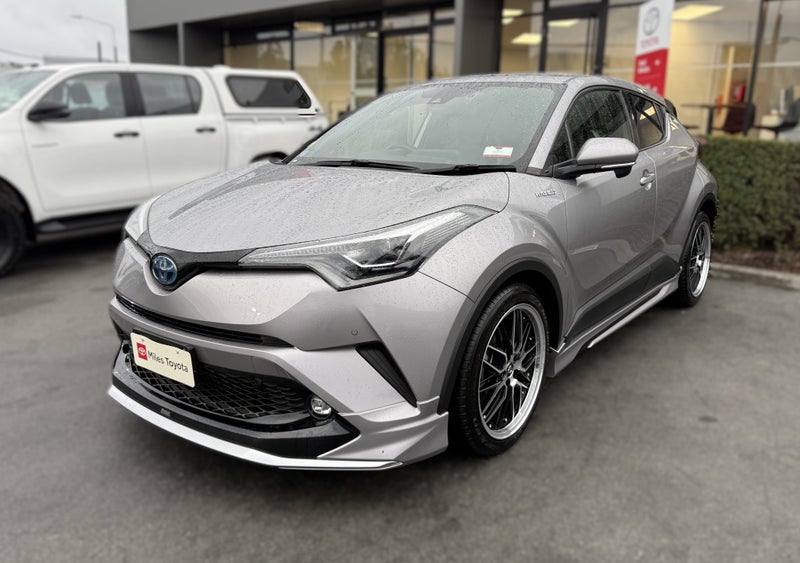 2019 Toyota C-HR Hybrid G, Leather image 3