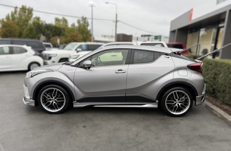 2019 Toyota C-HR Hybrid G, Leather image 4