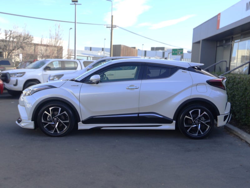 2019 Toyota C-HR Hybrid G, Push Start image 4
