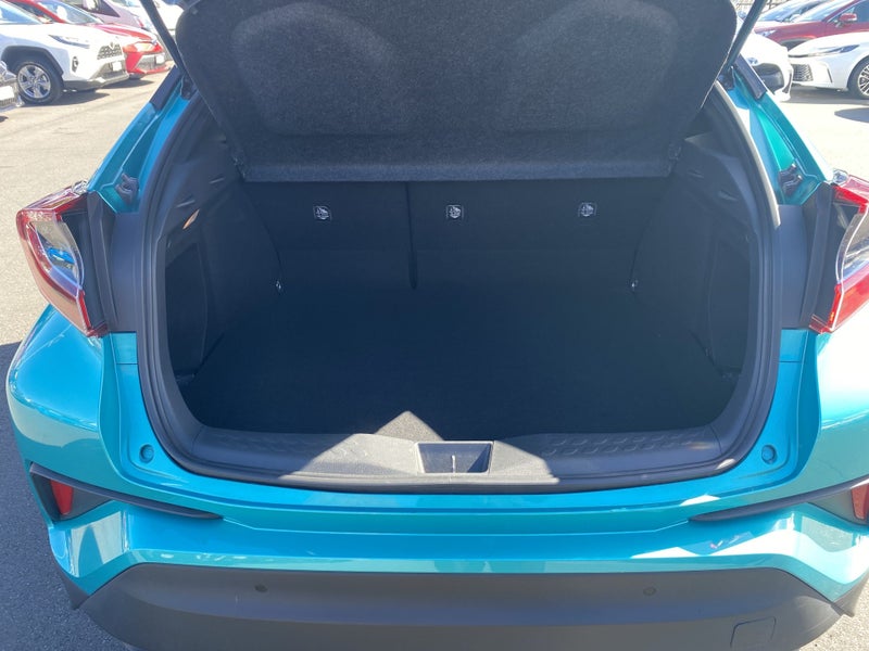 2019 Toyota C-HR Limited 1.2PT image 4
