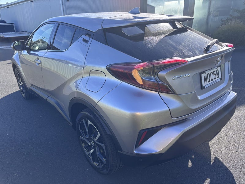 2019 Toyota C-HR Limited 1.2PT CVT AWD SUV/5D/5... image 5