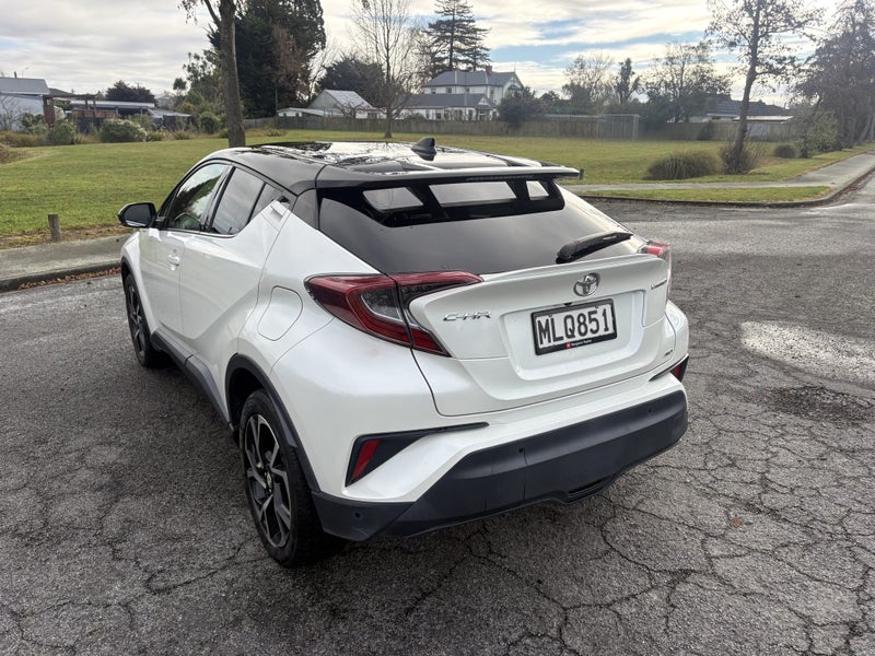 2019 Toyota C-HR Limited 1.2PT CVT AWD SUV/5D/5S image 2