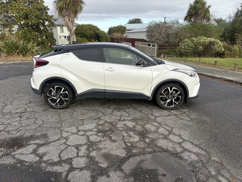 2019 Toyota C-HR Limited 1.2PT CVT AWD SUV/5D/5S image 3