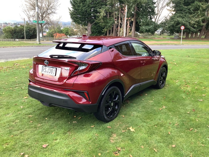 2019 Toyota C-HR Nero G 1.8L Hybrid Electric Ve... image 5