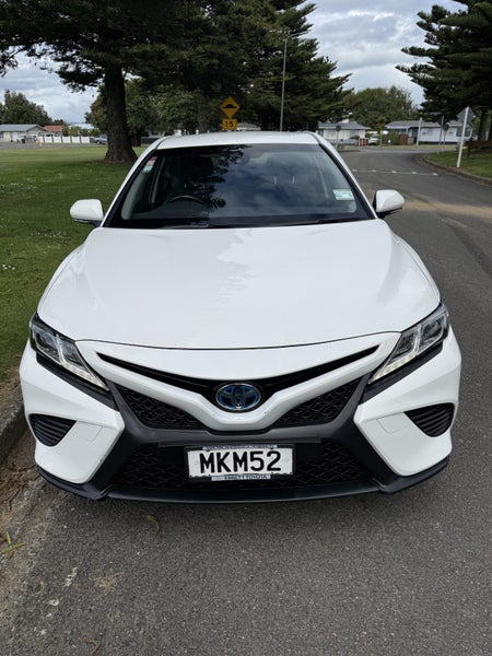 2019 Toyota Camry SX 2.5P Hybrid FWD Automatic... image 5
