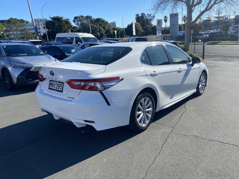 2019 Toyota Camry SX 2.5P Hybrid Sedan image 2