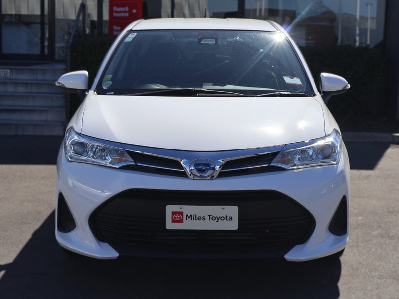 2019 Toyota Corolla 1.5 Hybrid Fielder Wagon image 2