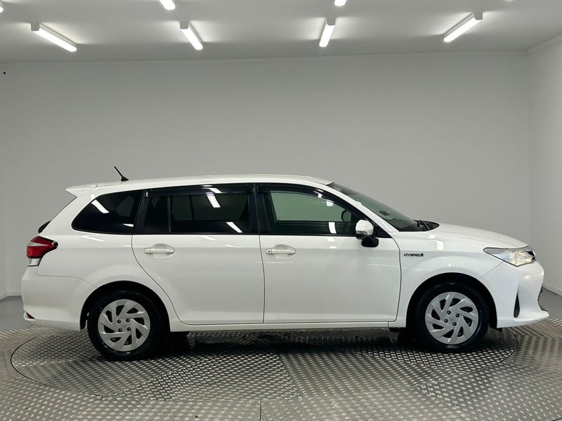 2019 Toyota Corolla 1.5 Hybrid Wagon image 2