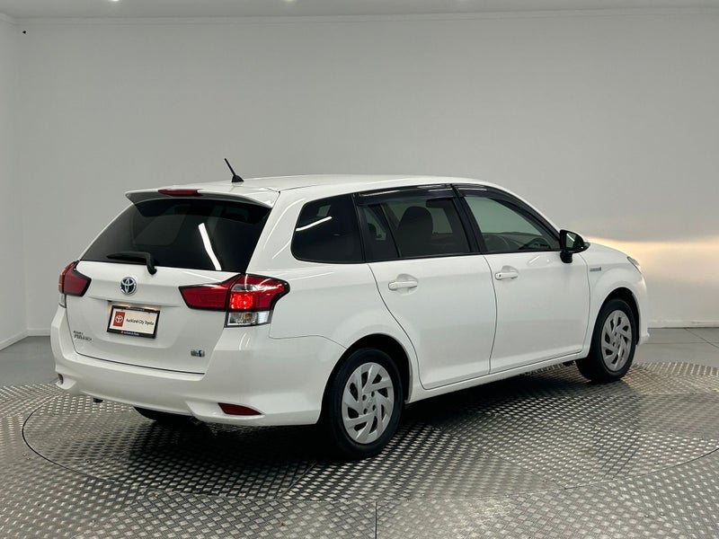 2019 Toyota Corolla 1.5 Hybrid Wagon image 3