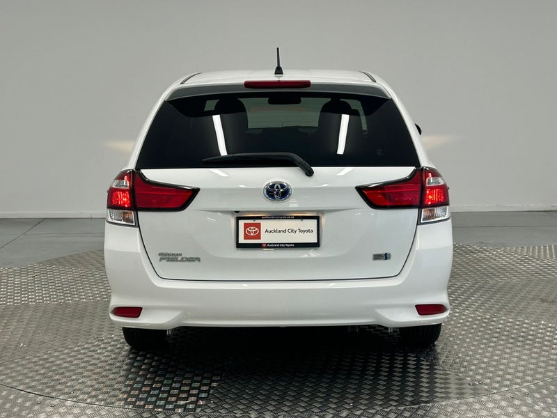 2019 Toyota Corolla 1.5 Hybrid Wagon image 4