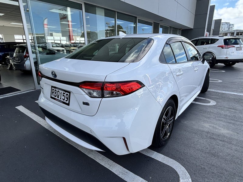 2019 Toyota Corolla 1.8 HYBRID ECONOMICAL SEDAN image 3