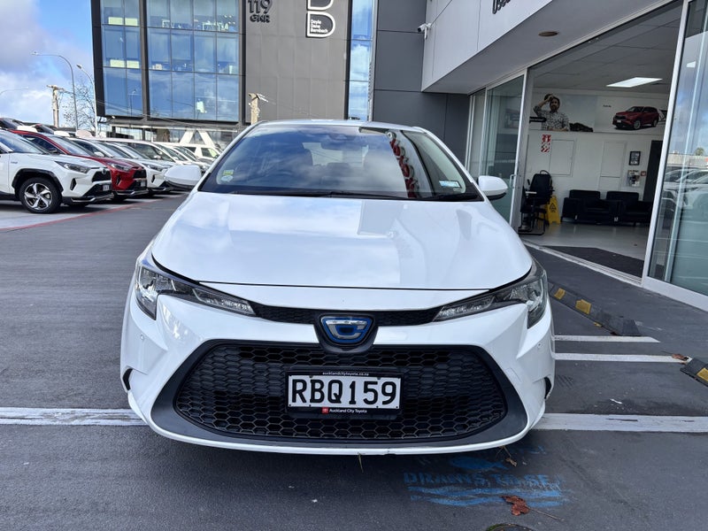 2019 Toyota Corolla 1.8 HYBRID ECONOMICAL SEDAN image 5
