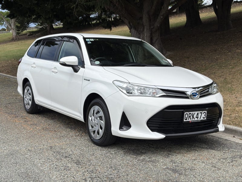 2019 Toyota Corolla Fielder 1.5 Hybrid G 5 Dr W... image 2