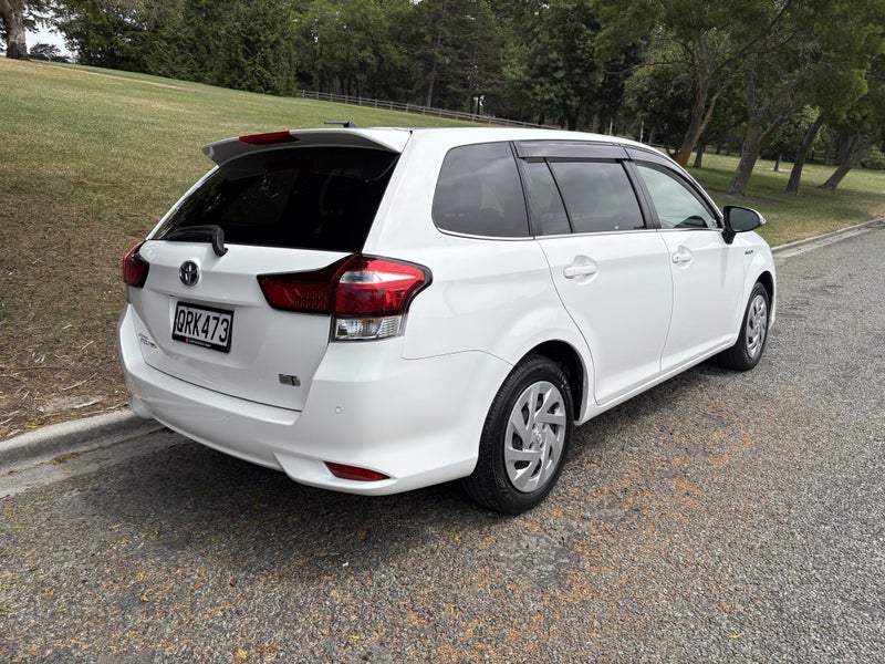 2019 Toyota Corolla Fielder 1.5 Hybrid G 5 Dr W... image 4