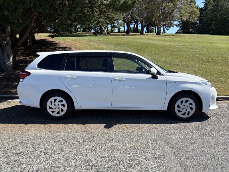 2019 Toyota Corolla Fielder 1.5 Hybrid G 5 Dr W... image 3