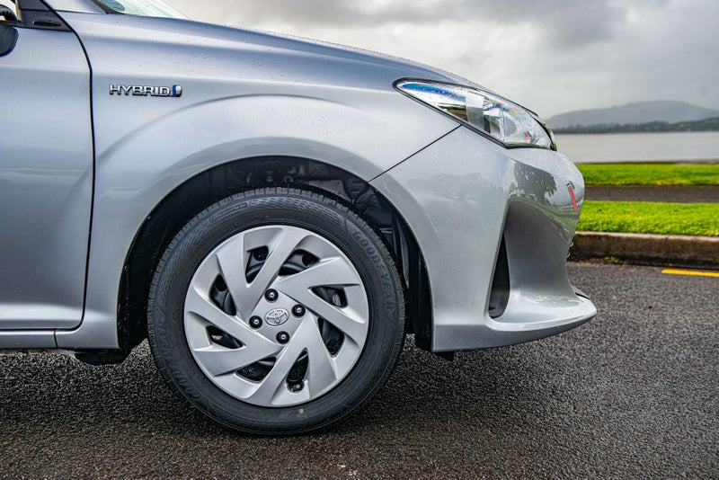 2019 Toyota Corolla Fielder 1.5 Hybrid Wagon image 3