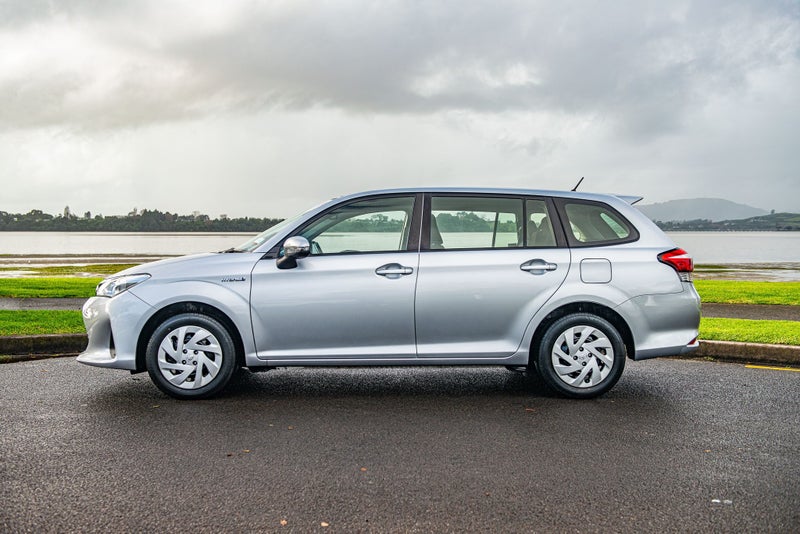 2019 Toyota Corolla Fielder 1.5 Hybrid Wagon image 5
