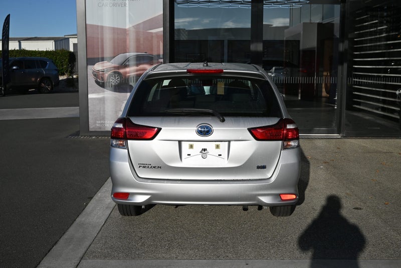 2019 Toyota Corolla Fielder 1.5 Petrol Hybrid C... image 5