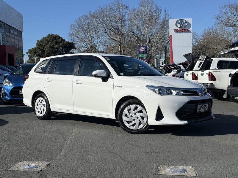 2019 Toyota Corolla Fielder 1.5L Hybrid image 4