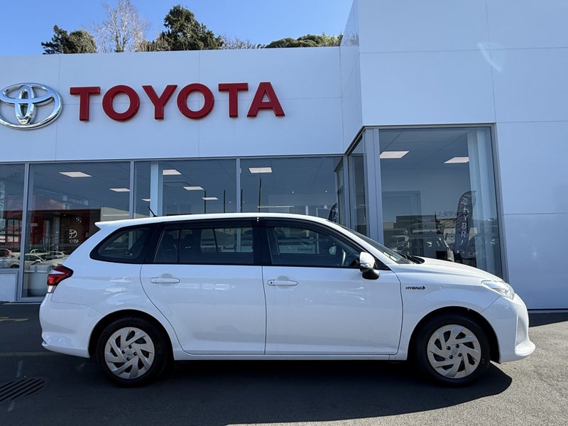 2019 Toyota Corolla Fielder 1.5P Hybrid Auto image 2